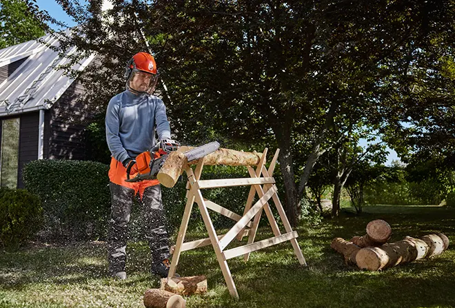 Reťazové píly Husqvarna. Sila a presnosť v každom reze.